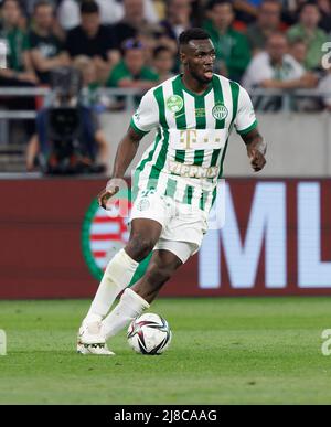 BUDAPEST, UNGHERIA - MAGGIO 11: Anderson Esiti di Ferencvarosi TC controlla la palla durante la partita finale della Coppa Ungherese tra Ferencvarosi TC e Paksi FC alla Puskas Arena il 11 maggio 2022 a Budapest, Ungheria. Foto Stock