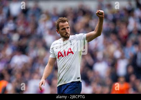 LONDRA, REGNO UNITO. MAGGIO 15th Harry Kane di Tottenham guarda avanti durante la partita della Premier League tra Tottenham Hotspur e Burnley al Tottenham Hotspur Stadium di Londra domenica 15th maggio 2022. (Credit: Federico Maranesi | MI News) Credit: MI News & Sport /Alamy Live News Foto Stock