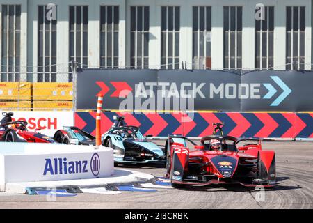 Berlino, Germania, 15th maggio 2022. 2022 Shell Recharge Berlin e-Prix, Round 8 del Campionato del mondo di Formula e ABB FIA 2021-22, Tempelhof Airport Circuit a Berlino, Germania nella foto: #22 Maximilian GUNTHER (GER) di Nissan e.digs © Piotr Zajac/Alamy Live News Foto Stock