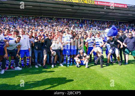 ZWOLLE, PAESI BASSI - MAGGIO 15: Kostas Lamprou di PEC Zwolle, Bram van Polen di PEC Zwolle, Yuta Nakayama di PEC Zwolle, Kenneth Paal di PEC Zwolle, Gervane Kastaneer di PEC Zwolle, celle Clement di PEC Zwolle, Daishawn Redan di PEC Zwolle, Mees de WIT di PEC Zwolle, Thomas Beelen di PEC Zwolle, Jasper Schendelaar di PEC Zwolle, Mike Hauptmeijer di PEC Zwolle, Siemen Voet di PEC Zwolle, Slobodan Tedic di PEC Zwolle, Rico Strieder di PEC Zwolle, Max de Waal di Eliano, PEC Zwolle, PEC Rejle Maikel van der Werff di PEC Zwolle, Sai van Wermeskerken di Foto Stock