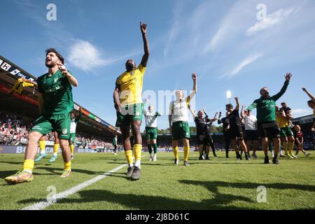 NIJMEGEN - Fortuna Sittard i giocatori incoraggiano i tifosi dopo la partita olandese Eredivie tra NEC e Fortuna Sittard a De Goffert il 15 maggio 2022 a Nijmegen, Olanda. ANP JEROEN PUTMANS Foto Stock