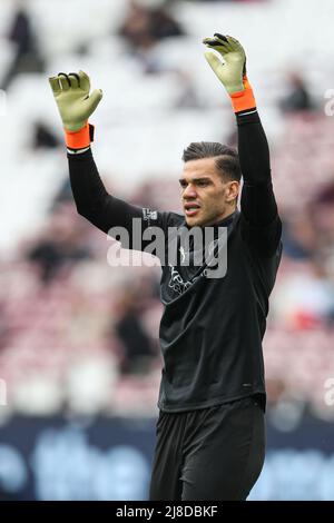 Londra, Inghilterra, 15th maggio 2022. Ederson di Manchester City prima della partita della Premier League al London Stadium di Londra. Il credito d'immagine dovrebbe leggere: Kieran Cleeves / Sportimage Credit: Sportimage/Alamy Live News Foto Stock