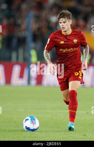 Roma, 14 maggio 2022. Nicola Zalewski, di AS Roma, in azione durante la Serie Italiana Una partita di calcio tra Roma e Venezia allo stadio Olimpico. Roma e Venezia disegnate 1-1. Credit: Riccardo De Luca - Update Images/Alamy Live News Foto Stock