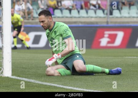 Verona, Italia. 14th maggio 2022. Etrit Berisha del Torino FC durante il Hellas Verona FC vs Torino FC, 37Â° Serie A Tim 2021-22 allo stadio Marcantonio Bentegodi di Verona, Italia, il 14 maggio 2022. Credit: Independent Photo Agency/Alamy Live News Foto Stock