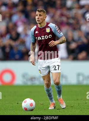 Lucas Digne di Aston Villa durante la partita della Premier League a Villa Park, Birmingham. Data foto: Domenica 15 maggio 2022. Foto Stock