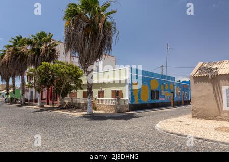 Case dipinte a Palmeira, SAL, Isola di Capo Verde, Isole di Cabo Verde, Africa Foto Stock