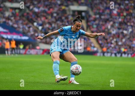 Londra, Regno Unito. 15th maggio 2022; Wembley Stadium, Londra Inghilterra; finale della fa Cup femminile, Chelsea Women versus Manchester City Women: Lucy Bronze of Manchester City Credit: Action Plus Sports Images/Alamy Live News Foto Stock