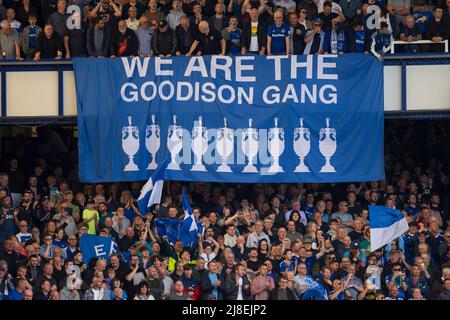 Liverpool, Regno Unito. 15th maggio 2022. I fan di Everton incoraggiano il suo team a Liverpool, Regno Unito, il 5/15/2022. (Foto di Conor Molloy/News Images/Sipa USA) Credit: Sipa USA/Alamy Live News Foto Stock