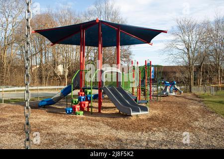 Parco giochi per bambini in più colori Foto Stock