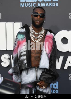 Las Vegas, Stati Uniti. 15th maggio 2022. Burna Boy partecipa ai Billboard Music Awards 2022 alla MGM Grand Garden Arena il 15 maggio 2022 a Las Vegas, Nevada. Foto: Casey Flanigan/imageSPACE/Sipa USA Credit: Sipa USA/Alamy Live News Foto Stock