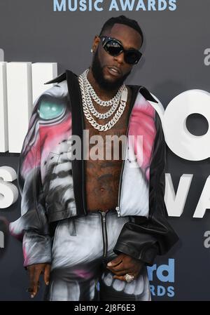 Las Vegas, Stati Uniti. 15th maggio 2022. Burna Boy partecipa ai Billboard Music Awards 2022 alla MGM Grand Garden Arena il 15 maggio 2022 a Las Vegas, Nevada. Foto: Casey Flanigan/imageSPACE/Sipa USA Credit: Sipa USA/Alamy Live News Foto Stock