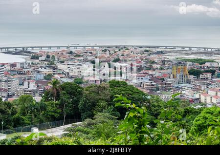 Vista panoramica di El Chorrillo, San Felipe e Coastal Tape III come si vede dalla collina di Ancon Foto Stock