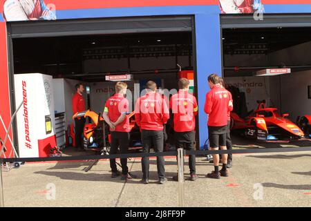 13 maggio 2022, Berlino, Tempelhofer Damm, 12101 Berlino, Germania: Berlino: Il Campionato del mondo di Formula e inizia a Tempelhofer Flugfeld. 22 piloti lottano per due vittorie in fase. (Credit Image: © Simone Kuhlmey/Pacific Press via ZUMA Press Wire) Foto Stock