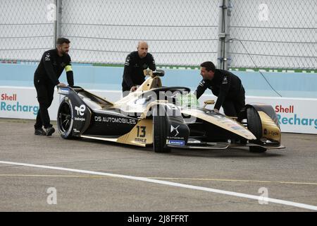 13 maggio 2022, Berlino, Tempelhofer Damm, 12101 Berlino, Germania: Berlino: Il Campionato del mondo di Formula e inizia a Tempelhofer Flugfeld. 22 piloti lottano per due vittorie in fase. (Credit Image: © Simone Kuhlmey/Pacific Press via ZUMA Press Wire) Foto Stock