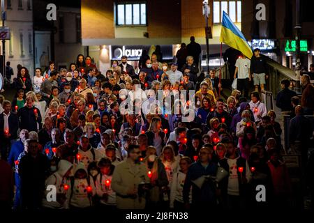 Rieti, Italia. 13th maggio 2022. Associazioni di volontariato, durante la marcia per la Pace in Ucraina per fermare la guerra tra Russia e Ucraina. (Credit Image: © Riccardo Fabi/Pacific Press via ZUMA Press Wire) Foto Stock