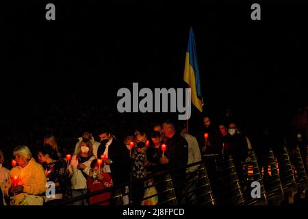 Rieti, Italia. 13th maggio 2022. Associazioni di volontariato, durante la marcia per la Pace in Ucraina per fermare la guerra tra Russia e Ucraina. (Credit Image: © Riccardo Fabi/Pacific Press via ZUMA Press Wire) Foto Stock