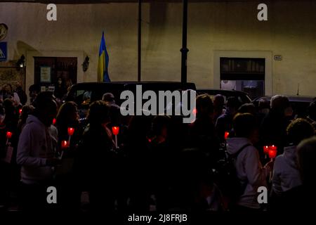 Rieti, Italia. 13th maggio 2022. Associazioni di volontariato, durante la marcia per la Pace in Ucraina per fermare la guerra tra Russia e Ucraina. (Credit Image: © Riccardo Fabi/Pacific Press via ZUMA Press Wire) Foto Stock