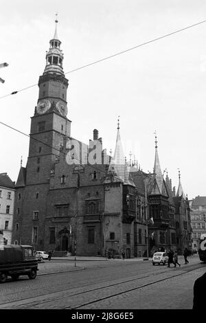 Das Alte Rathaus in Breslau, Woiwodschaft Niederschlesien, 1967. Municipio di Wroclaw, Voivodato bassa Slesia, 1967. Foto Stock