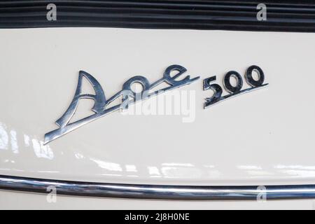 Piaggio Ape 500 badge ciclomotore italiano a tre ruote 1980s Foto Stock