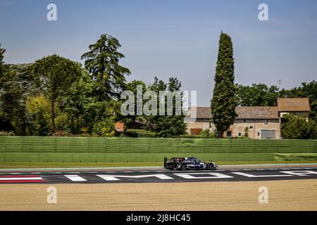 37 KRUTTEN Niklas (ger), LAPIERRE Nicolas (fra), YE Yifei (chn), Cool Racing, Oreca 07 - Gibson, in azione durante la 4 ore di Imola 2022, 2nd round della 2022 European le Mans Series sul circuito di Imola dal 12 al 15 maggio, a Imola, Italia - Foto: Paulo Maria/DPPI/LiveMedia Foto Stock