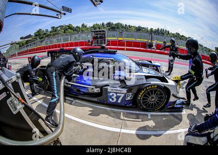 37 KRUTTEN Niklas (ger), LAPIERRE Nicolas (fra), YE Yifei (chn), Cool Racing, Oreca 07 - Gibson, in azione durante la 4 ore di Imola 2022, 2nd round della 2022 European le Mans Series sul circuito di Imola dal 12 al 15 maggio, a Imola, Italia - Foto: Paulo Maria/DPPI/LiveMedia Foto Stock