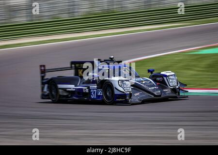 37 KRUTTEN Niklas (ger), LAPIERRE Nicolas (fra), YE Yifei (chn), Cool Racing, Oreca 07 - Gibson, in azione durante la 4 ore di Imola 2022, 2nd round della 2022 European le Mans Series sul circuito di Imola dal 12 al 15 maggio, a Imola, Italia - Foto: Paulo Maria/DPPI/LiveMedia Foto Stock