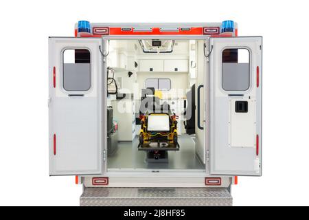Vista posteriore dell'interno di un'ambulanza aperta isolata su sfondo bianco Foto Stock