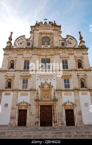 Portogallo, Santarém. Cattedrale di nostra Signora dell'Assunzione. secoli xvii-xviii. Facciata principale in stile Mannerista. Foto Stock