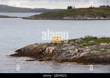 Avvertenza cavo subacqueo per la Norvegia. Isole in più og Romsdal contea. Foto Stock