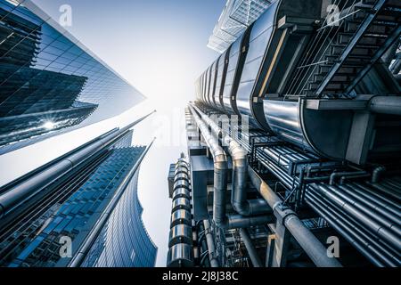 facciate moderne nel centro di londra Foto Stock