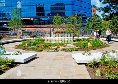 Porta di memoria luce giardino per le vittime del bombardamento Arena 2017, Manchester, Inghilterra Foto Stock