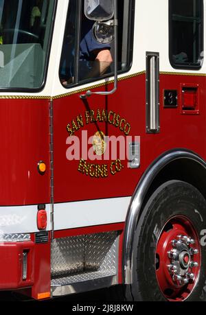 Un camion dei vigili del fuoco dei Vigili del fuoco di San Francisco, California. Foto Stock