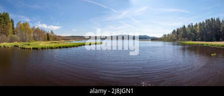 Paesaggio con lo stagno di Olsina, Repubblica Ceca Foto Stock