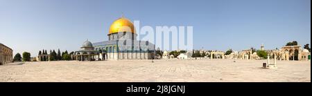 Vista panoramica del Monte del Tempio con la cupola della roccia e la cupola della catena. Moschea Qubbat al-Sakhra nella città di Gerusalemme Foto Stock
