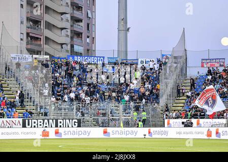 Cagliari, Italia. 15th maggio 2022. Tifosi Inter FC durante Cagliari Calcio vs Inter - FC Internazionale, campionato italiano di Calcio A a Cagliari, Italia, Maggio 15 2022 Credit: Agenzia indipendente per la fotografia/Alamy Live News Foto Stock