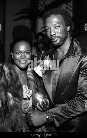 Cicely Tyson e Paul Winfield al NAACP Image Awards 1978 9 giugno 1978. Credit: Ralph Dominguez/MediaPunch Foto Stock