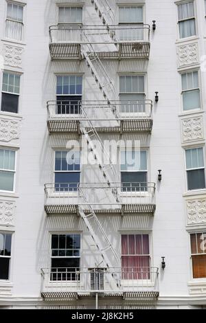 Scale di fuga fuoco alla facciata di una casa, Stati Uniti, California Foto Stock