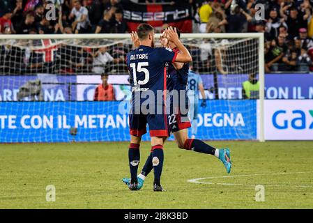 Unipol Domus, Cagliari, Italia, 15 maggio 2022, Charalampos Lykogiannis di Cagliari Calcio, Esultanza, Celebrazione dopo aver segnato il gol durante Cagliari C. Foto Stock