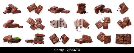 Set di pezzi di brownie al cioccolato su sfondo bianco Foto Stock