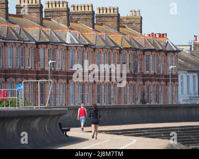 Sheerness, Kent, Regno Unito. 17th maggio 2022. UK Meteo: Soleggiato e caldo a Sheerness, Kent questa mattina. Credit: James Bell/Alamy Live News Foto Stock