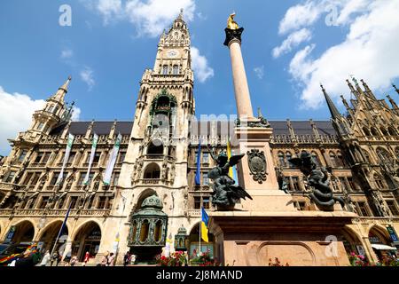 Germania Baviera Monaco di Baviera. Il municipio (Rathaus). Marienplatz. Piazza di Maria Foto Stock