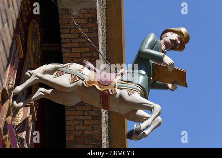 Fuori dai padiglioni di Bercy - Museo delle Arti Fairground (Pavillons de Bercy - Musée des Arts Forains) a Bercy, Parigi, Francia. Foto Stock