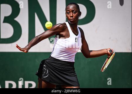 Parigi, Francia. 17th maggio 2022. Oceane BABEL di Francia durante il secondo giorno di qualificazione di Roland-Garros 2022, French Open 2022, torneo di tennis Grand Slam il 17 maggio 2022 allo stadio Roland-Garros di Parigi, Francia - Foto: Matthieu Mirville/DPPI/LiveMedia Credit: Independent Photo Agency/Alamy Live News Foto Stock