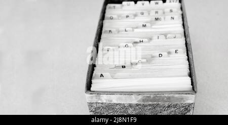 Schede per le schede delle lettere dell'organizzazione della biblioteca domestica della scuola di affari Foto Stock