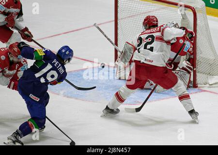 Ice Hall, Helsinki, Finlandia, 17 maggio 2022, GOAL PETAN Alex (Italia) DAHM Sebastian (Danimarca) durante il Campionato del mondo - Italia vs Danimarca - Hockey su ghiaccio Foto Stock