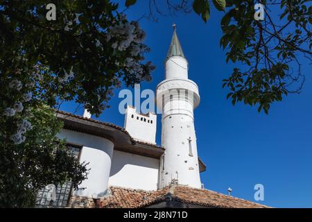 Esterno del Nest tranquillo - il palazzo della Regina Maria di Romania in complesso architettonico e botanico a Balchik, città costiera del Mar Nero in Bulgaria Foto Stock