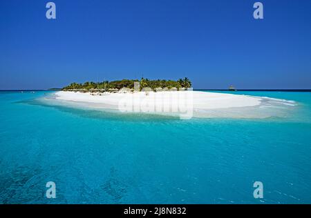 L'isola delle maldive Reethi Beach circondato da una laguna turchese cristallina, Baa-Atoll, Maldive, Oceano Indiano, Asia Foto Stock