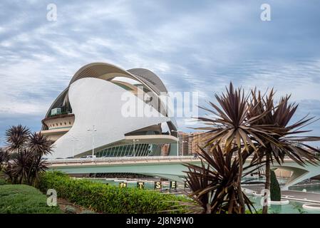 Architettura futurista: Teatro dell'Opera e centro culturale a Valencia, Spagna. Palau de les Arts Reina Sofia Foto Stock