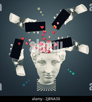 Gadget moderno e statua classica. Mani estetiche su sfondo luminoso, opere d'arte. Concetto di relazione umana, comunità, convivenza, simbolismo, surrealismo. Mi piace al telefono come simbolo di approvazione Foto Stock
