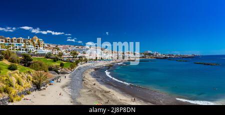 Spiaggia di sabbia bianca e costa di El Duque a Tenerife. Adeje costa Canarie, Spagna Foto Stock